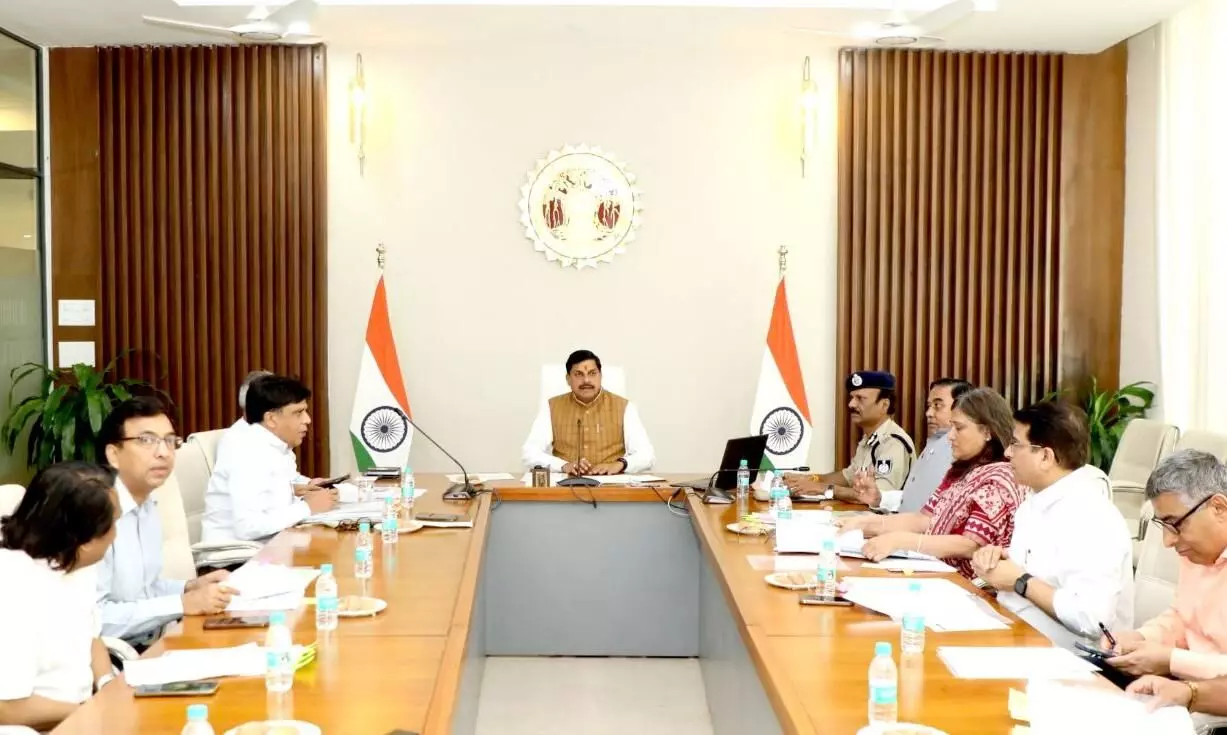 जनता की संतुष्टि ही हमारा ध्येय- मुख्यमंत्री डॉ. मोहन यादव, कहा- अपनी दक्षता और क्षमता संवर्धन पर दें विशेष ध्यान, योजनाओं के क्रियान्वयन के लिये करें बेहतर प्रबंधन जनता की संतुष्टि ही हमारा ध्येय- मुख्यमंत्री डॉ. मोहन यादव, कहा- अपनी दक्षता और क्षमता संवर्धन पर दें विशेष ध्यान, योजनाओं के क्रियान्वयन के लिये करें बेहतर प्रबंधन