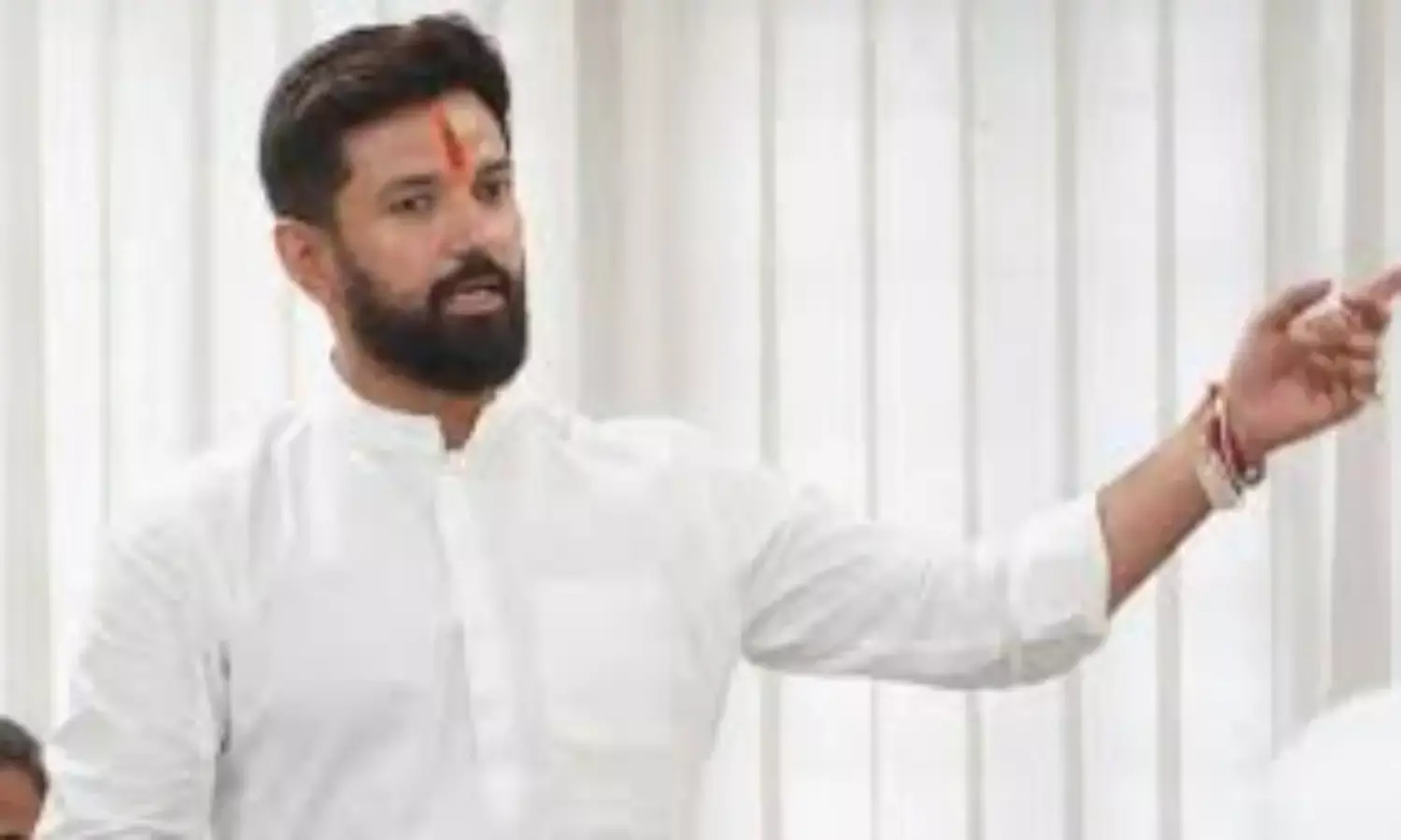 खानपान लाइसेंसियों के हित में रेल मंत्री से बात करेंगे चिराग पासवान -दिया आश्वासन