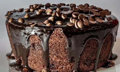 मदर्स डे पर मां के लिए बनाएं सॉफ्ट-सॉफ्ट चॉकलेट केक, मुंह में रखते ही घुल जाएगा मदर्स डे पर मां के लिए बनाएं सॉफ्ट-सॉफ्ट चॉकलेट केक, मुंह में रखते ही घुल जाएगा