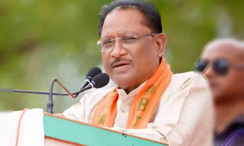 मुख्यमंत्री विष्णु देव साय ने आत्मसमर्पित नक्सलियों और नक्सल हिंसा से पीड़ितों को जारी की प्रधानमंत्री आवास योजना की पहली किस्त मुख्यमंत्री विष्णु देव साय ने आत्मसमर्पित नक्सलियों और नक्सल हिंसा से पीड़ितों को जारी की प्रधानमंत्री आवास योजना की पहली किस्त