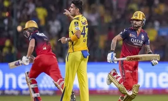 बेकार गई आयुष-जडेजा की मेहनत, आखिरी गेंद तक चले मैच में CSK को 2 रनों से झेलनी पड़ी हार बेकार गई आयुष-जडेजा की मेहनत, आखिरी गेंद तक चले मैच में CSK को 2 रनों से झेलनी पड़ी हार