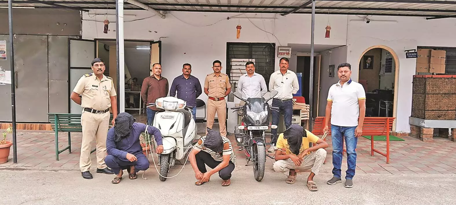उपराजधानी में एमडी तस्करी का वर्धा कनेक्शन, तस्कर सहित 3 आरोपी गिरफ्तार उपराजधानी में एमडी तस्करी का वर्धा कनेक्शन, तस्कर सहित 3 आरोपी गिरफ्तार