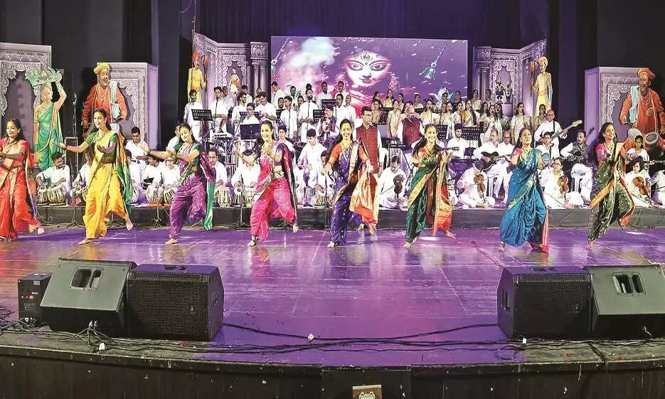 नृत्य - नाटक और संगीत का हुआ समागम, गर्जा महाराष्ट्र माझा का आयोजन नृत्य - नाटक और संगीत का हुआ समागम, गर्जा महाराष्ट्र माझा का आयोजन
