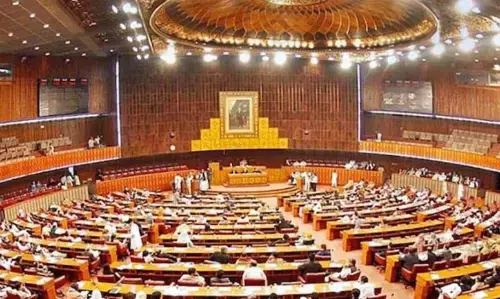 भारत के एक्शन के बाद खौफ में पाकिस्तान, बुलाना पड़ा संसद का विशेष सत्र भारत के एक्शन के बाद खौफ में पाकिस्तान, बुलाना पड़ा संसद का विशेष सत्र