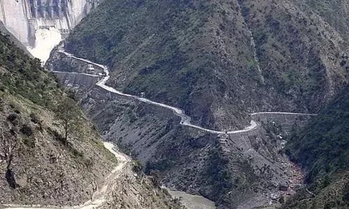 भारत ने दिया पाकिस्तान को एक और झटका, सिंधु नदी के बाद बगलिहार बांध से रोका चिनाब का का पानी भारत ने दिया पाकिस्तान को एक और झटका, सिंधु नदी के बाद बगलिहार बांध से रोका चिनाब का का पानी