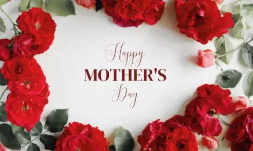 अगर रहते हैं घर से दूर लेकिन मदर्स डे पर अपनी मम्मी का दिन बनाना चाहते हैं खास, तो इस तरह से करें अपनी मां को खुश