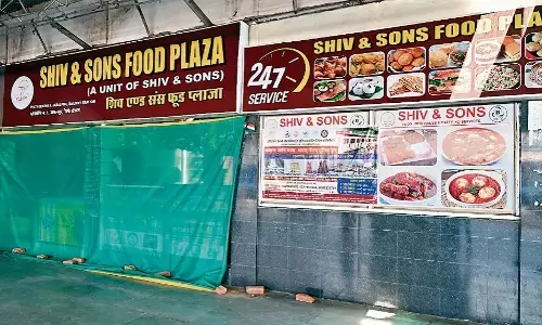 फूड स्टॉल की गंदगी रंगे हाथों पकड़ी गई पर सजा मिली कुछ घंटों की फूड स्टॉल की गंदगी रंगे हाथों पकड़ी गई पर सजा मिली कुछ घंटों की