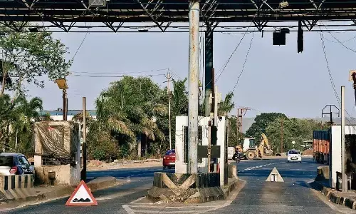 10 दिन बाद भी बरेला टोल में चालू नहीं करा पाए पूरी लेन