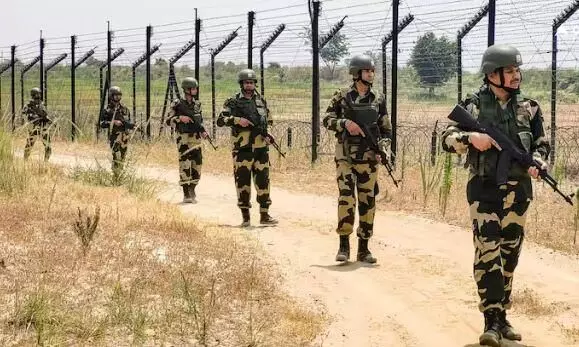 पाकिस्तान ने फिर किया सीजफायर का उल्लंघन, 12वें दिन भी भारतीय सेना से मिला करारा जवाब पाकिस्तान ने फिर किया सीजफायर का उल्लंघन, 12वें दिन भी भारतीय सेना से मिला करारा जवाब