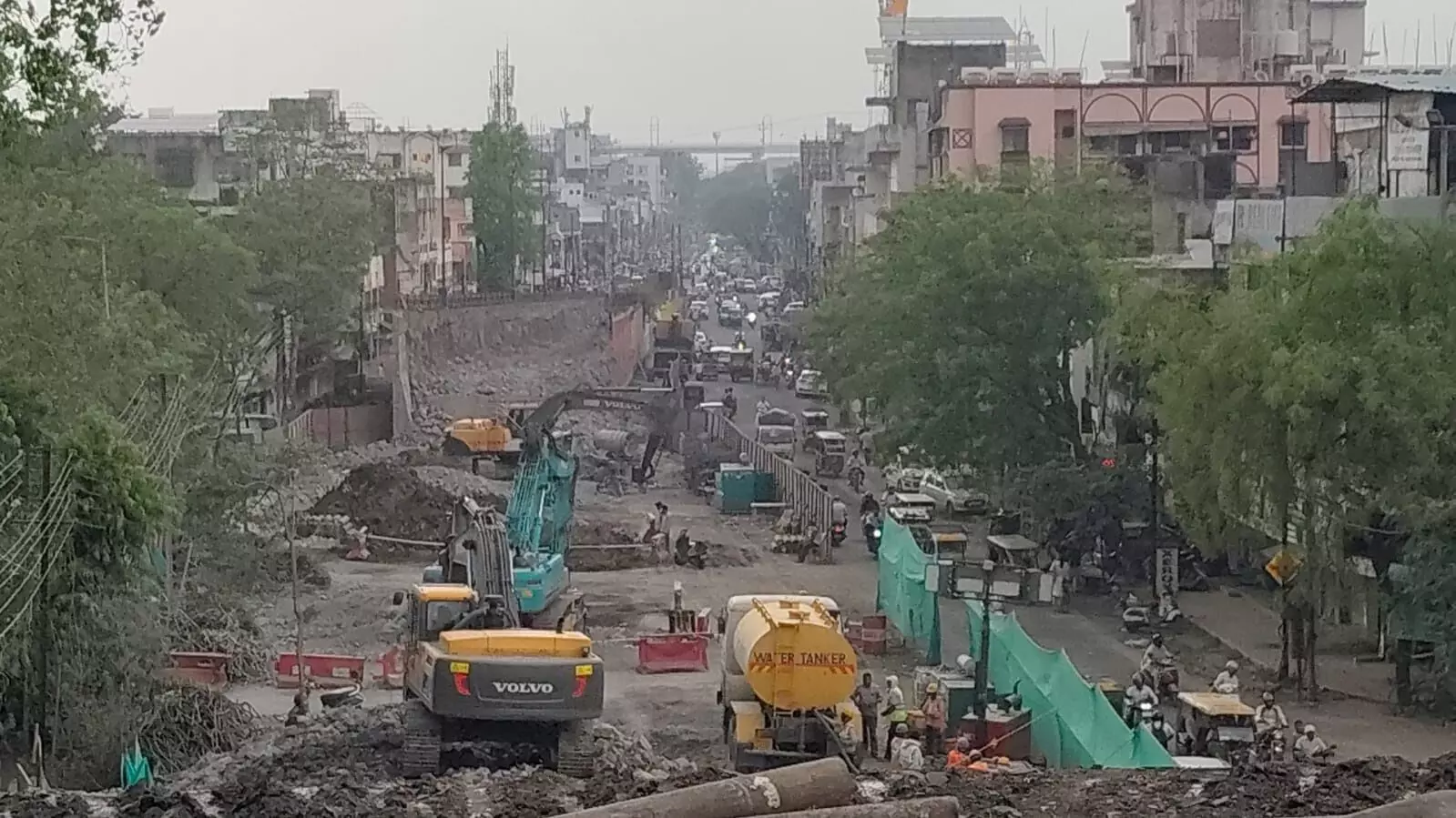 रेलवे से नहीं मिला ब्लाक, पांचपावली उड़ानपुल तोड़ने की गति हुई धीमी रेलवे से नहीं मिला ब्लाक, पांचपावली उड़ानपुल तोड़ने की गति हुई धीमी