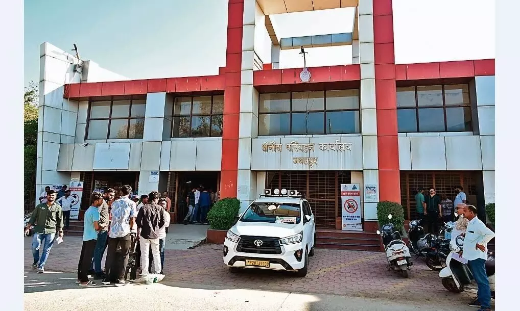 आरटीओ- खुद ऑनलाइन प्रोसेस अपनाकर काम कराना मुश्किल आरटीओ- खुद ऑनलाइन प्रोसेस अपनाकर काम कराना मुश्किल