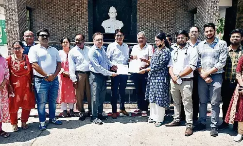 डायरेक्टर मेडिकल एजुकेशन की नियुक्ति को निरस्त किया जाए