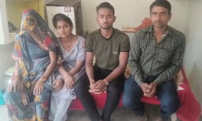 हौसले बुलंद हो तो आर्थिक संसाधन कोई बाधक नहीं, रंजीत पटेल ने कक्षा १२वीं की मैरिट सूची में प्राप्त किया चौथा स्थान हौसले बुलंद हो तो आर्थिक संसाधन कोई बाधक नहीं, रंजीत पटेल ने कक्षा १२वीं की मैरिट सूची में प्राप्त किया चौथा स्थान