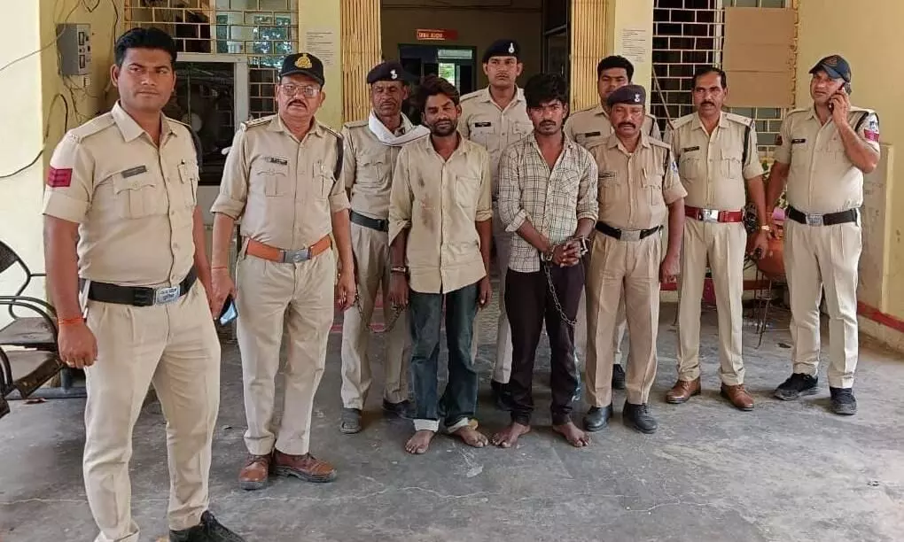 चाचा के उकसावे पर युवक ने छोटे भाई को उतारा था मौत के घाट, दोनों गिरफ्तार चाचा के उकसावे पर युवक ने छोटे भाई को उतारा था मौत के घाट, दोनों गिरफ्तार