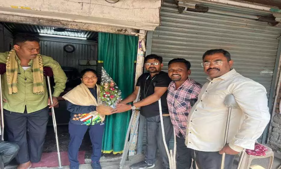 कांग्रेस विकलांग प्रकोष्ठ ने खिलाड़ी का हौंसला बढ़ाया, संतरानगरी का नाम हुआ रौशन कांग्रेस विकलांग प्रकोष्ठ ने खिलाड़ी का हौंसला बढ़ाया, संतरानगरी का नाम हुआ रौशन