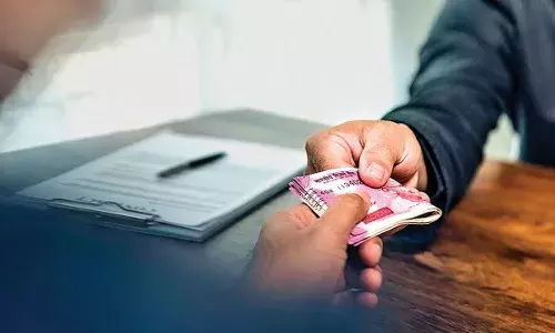 दस्तावेजों में हेरफेर करने के लिए मांगी रिश्वत,  महिला पटवारी का पीसीआर दस्तावेजों में हेरफेर करने के लिए मांगी रिश्वत,  महिला पटवारी का पीसीआर