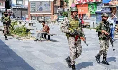 युद्ध के हालातों से निपटने के लिए भारत के कई बड़े शहरों में मॉक ड्रिल युद्ध के हालातों से निपटने के लिए भारत के कई बड़े शहरों में मॉक ड्रिल