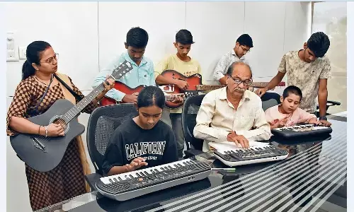 दैनिक भास्कर समर कैंप-2025 में दिख रहा है उत्साह, एक्टिंग क्लास भी हुई शुरू दैनिक भास्कर समर कैंप-2025 में दिख रहा है उत्साह, एक्टिंग क्लास भी हुई शुरू