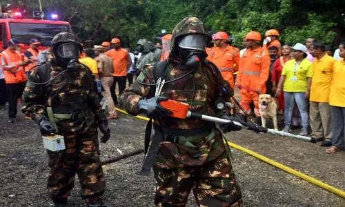 अलग-अलग इलाकों में मॉक ड्रिल, जानिए - क्यों है जरूरी, आरपीएफ और जीआरपी भी चौकस अलग-अलग इलाकों में मॉक ड्रिल, जानिए - क्यों है जरूरी, आरपीएफ और जीआरपी भी चौकस