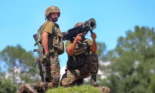 सांबा जिले में घुसपैठ की कोशिश को भारतीय सेना ने किया नाकाम, LoC पर फायरिंग जारी, पाकिस्तान आज की रात को रखेगा याद