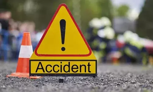 कार ने बाइक को मारी टक्कर, दर्दनाक हादसे में घायल हुए शख्स की अस्पताल में मौत