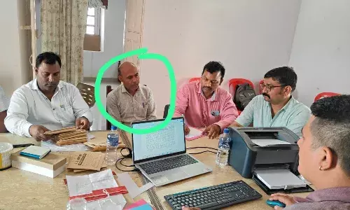 आजीविका मिशन का ब्लॉक प्रबंधक दस हजार रुपए की रिश्वत लेते रंगे हाथ पकड़ाया आजीविका मिशन का ब्लॉक प्रबंधक दस हजार रुपए की रिश्वत लेते रंगे हाथ पकड़ाया