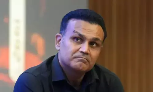 सीजफायर के उल्लंघन पर वीरेंद्र सहवाग ने पाकिस्तान को लताड़ा, कहा - कुत्ते की दुम टेढ़ी ही रहती है