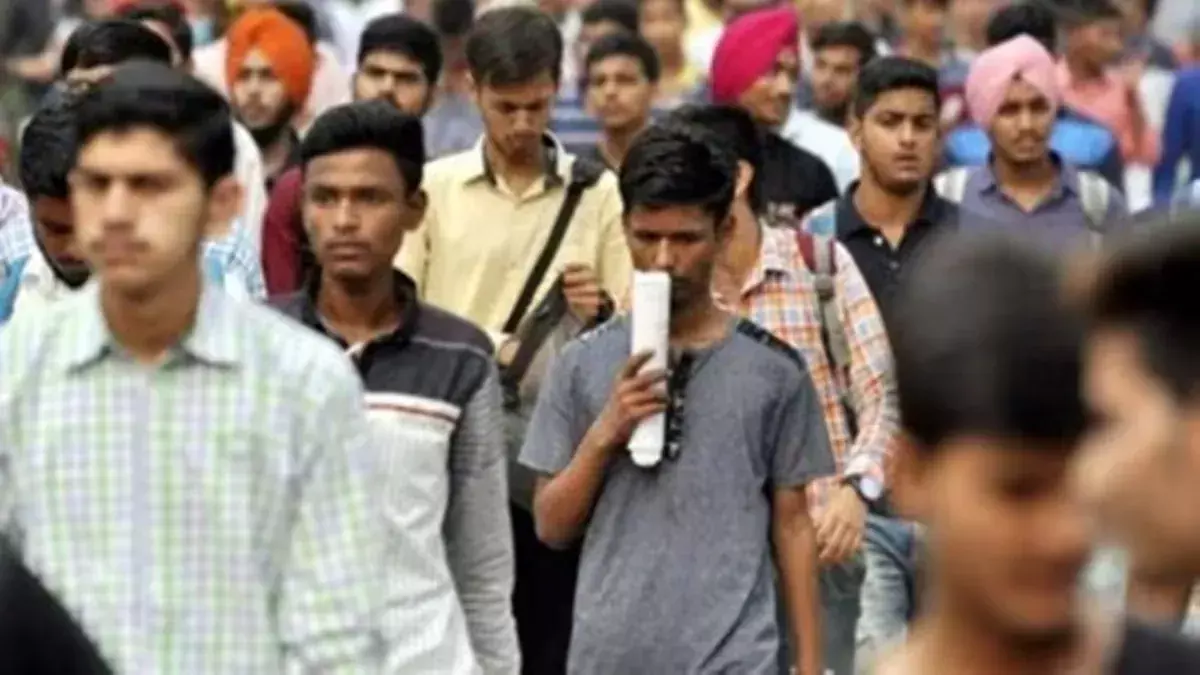 बेरोजगारी किस कदर - ठेका पद्धति पर सर्वेक्षण के लिए उच्च शिक्षितों के आवेदन बेरोजगारी किस कदर - ठेका पद्धति पर सर्वेक्षण के लिए उच्च शिक्षितों के आवेदन