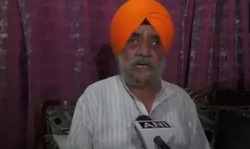 दुष्प्रचार कर रही पाक आर्मी, उनका फेंका हुआ बम हमारे गुरुद्वारे की दीवार से टकराया, पाकिस्तान पर भड़के साहेब महंत साहिब जी गुरुद्वारा के महासचिव दुष्प्रचार कर रही पाक आर्मी, उनका फेंका हुआ बम हमारे गुरुद्वारे की दीवार से टकराया, पाकिस्तान पर भड़के साहेब महंत साहिब जी गुरुद्वारा के महासचिव