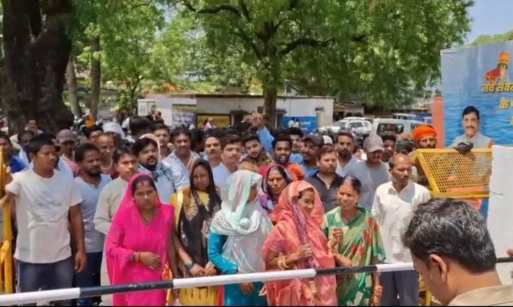 विकास कार्यों में जमीन विवाद का अडंगा विकास कार्यों में जमीन विवाद का अडंगा