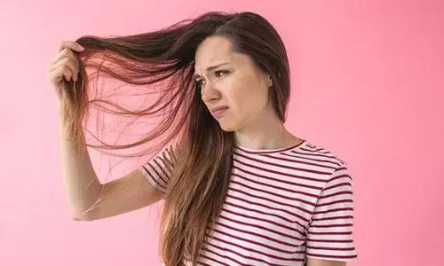 गर्मी में चिपचिपे बालों से हैं परेशान, तो फॉलो करें ये कमाल की टिप्स, बाल दिखेंगे हेल्दी और चमकदार गर्मी में चिपचिपे बालों से हैं परेशान, तो फॉलो करें ये कमाल की टिप्स, बाल दिखेंगे हेल्दी और चमकदार