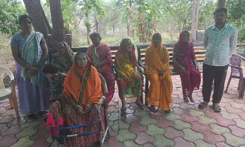 अपनों के सताए बुजुर्गों से सरकार ने भी मुंह फेरा