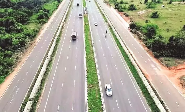 जबलपुर-नागपुर फ्रेट कॉरिडोर बनेगा, भाड़ा, समय और लागत में होगी बचत जबलपुर-नागपुर फ्रेट कॉरिडोर बनेगा, भाड़ा, समय और लागत में होगी बचत
