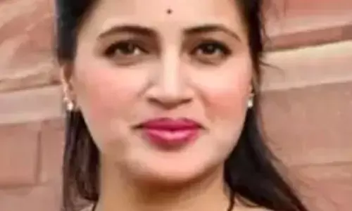 सिंदूर का जिक्र कर नवनीत राणा को पाकिस्तान से धमकी सिंदूर का जिक्र कर नवनीत राणा को पाकिस्तान से धमकी