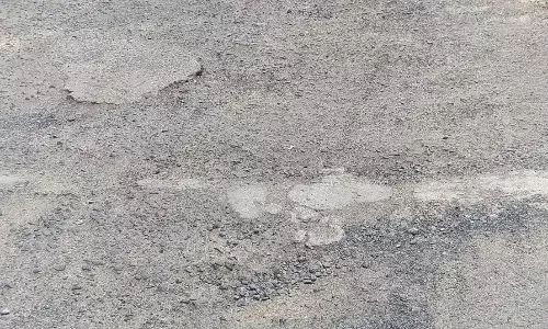 कुछ साल में ही टूट जा रहीं शहर की सडक़ें