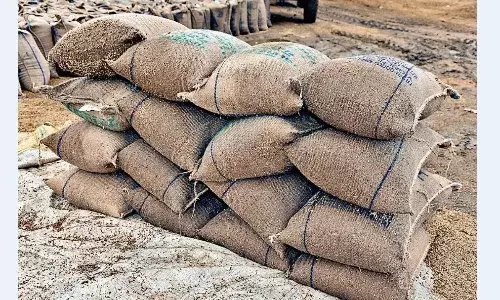 एक सप्ताह में होने वाली जांच सवा महीने में भी अधूरी