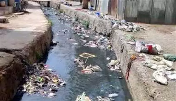 मानसून पूर्व भंडारा शहर में 20 बड़े नालों की सफाई में जुटा नप प्रशासन मानसून पूर्व भंडारा शहर में 20 बड़े नालों की सफाई में जुटा नप प्रशासन