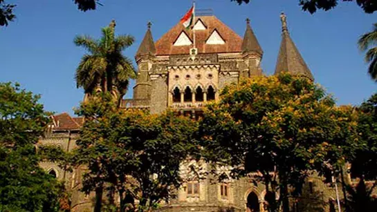 बॉम्बे हाई कोर्ट ने सड़क दुर्घटना की शिकार ट्रैफिक पुलिस सिपाही की पत्नी को मुआवजा राशि देने को कहा बॉम्बे हाई कोर्ट ने सड़क दुर्घटना की शिकार ट्रैफिक पुलिस सिपाही की पत्नी को मुआवजा राशि देने को कहा