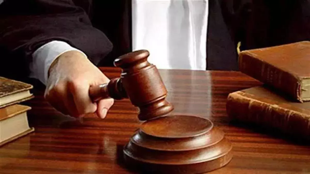 बॉम्बे हाई कोर्ट से भ्रष्टाचार के मामले में दोषी पूर्व आरटीओ अधिकारी को मिली जमानत बॉम्बे हाई कोर्ट से भ्रष्टाचार के मामले में दोषी पूर्व आरटीओ अधिकारी को मिली जमानत
