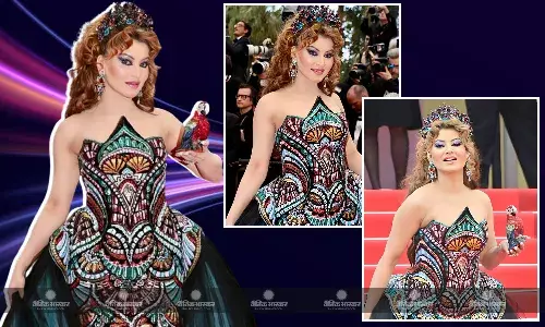 4 लाख का तोते वाला पर्स लेकर कांस में स्ट्रेपलेस ड्रेस पहने पहुंचीं एक्ट्रेस उर्वशी रौतेला, ट्रोल्स बोले- जादूगरनी लग रही है 4 लाख का तोते वाला पर्स लेकर कांस में स्ट्रेपलेस ड्रेस पहने पहुंचीं एक्ट्रेस उर्वशी रौतेला, ट्रोल्स बोले- जादूगरनी लग रही है