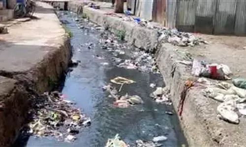 मानसून पूर्व भंडारा शहर में 20 बड़े नालों की सफाई में जुटा नप प्रशासन