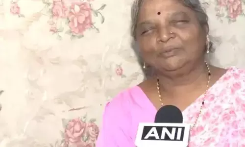 65 साल की महिला ने अपने पोते के साथ दिए दसवीं के एग्जाम्स, दोनों हुए अच्छे मार्क्स से पास