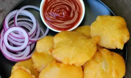 बारिश के मौसम में खाना चाहते हैं पकौड़े, तो यहां जान लें रेसिपी, नहीं लगेगा बनाने में समय