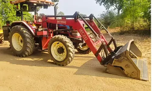 भंडारा में कार्रवाई , रेत उत्खनन में लगा 13 लाख का लोडर जब्त