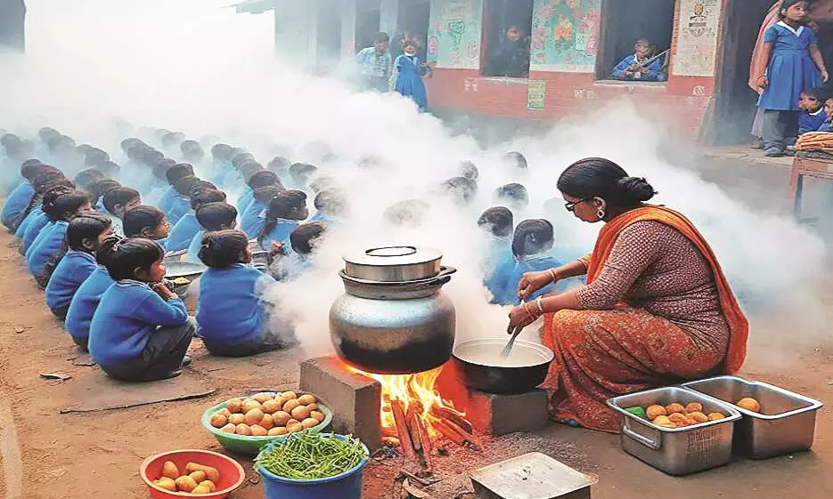सिलेंडर नहीं होने से 432 आंगनवाड़ियां बनीं मजाक, चूल्हे पर बन रहा पोषण आहार सिलेंडर नहीं होने से 432 आंगनवाड़ियां बनीं मजाक, चूल्हे पर बन रहा पोषण आहार