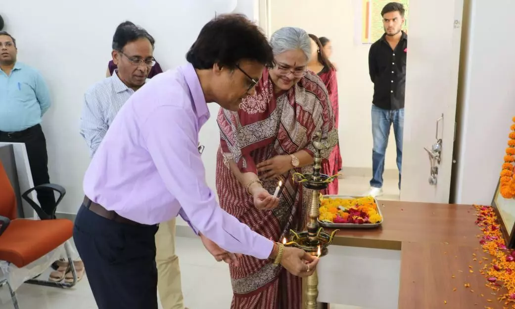 पत्रकारिता का क्षेत्र विस्तृत, लंबी उड़ान भरें- कुलगुरु विजय मनोहर तिवारी, एमसीयू में जल्द बनेगा हाईटेक प्रोडक्शन हाउस, पत्रकारिता विभाग में विदाई समारोह का आयोजन पत्रकारिता का क्षेत्र विस्तृत, लंबी उड़ान भरें- कुलगुरु विजय मनोहर तिवारी, एमसीयू में जल्द बनेगा हाईटेक प्रोडक्शन हाउस, पत्रकारिता विभाग में विदाई समारोह का आयोजन
