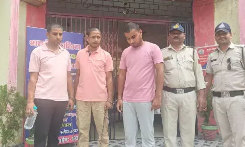 ट्रेडिंग कंपनी के नाम पर करोड़ों की ठगी मामले में 3 गिरफ्तार ट्रेडिंग कंपनी के नाम पर करोड़ों की ठगी मामले में 3 गिरफ्तार