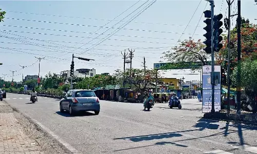 सगड़ा फ्लाईओवर, 4 साल से अटके प्रोजेक्ट का भूमिपूजन करके छोड़ा, 4 माह में कोई प्रोग्रेस नहीं सगड़ा फ्लाईओवर, 4 साल से अटके प्रोजेक्ट का भूमिपूजन करके छोड़ा, 4 माह में कोई प्रोग्रेस नहीं