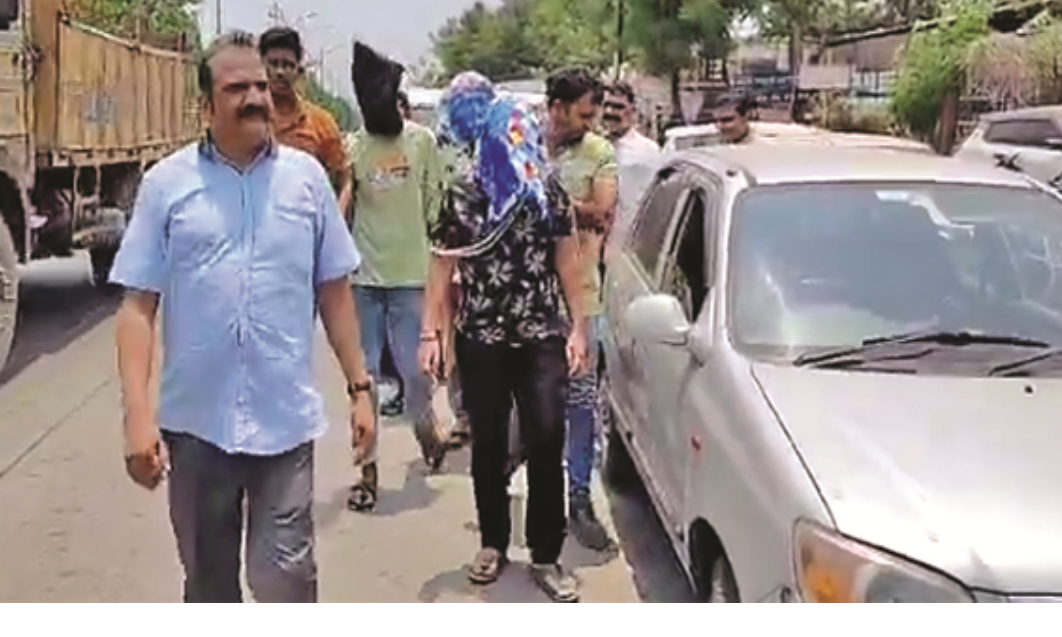 उत्तर नागपुर में 4 एमडी ड्रग्स विक्रेता गिरफ्तार - पुलिस ने कसा शिकंजा उत्तर नागपुर में 4 एमडी ड्रग्स विक्रेता गिरफ्तार - पुलिस ने कसा शिकंजा