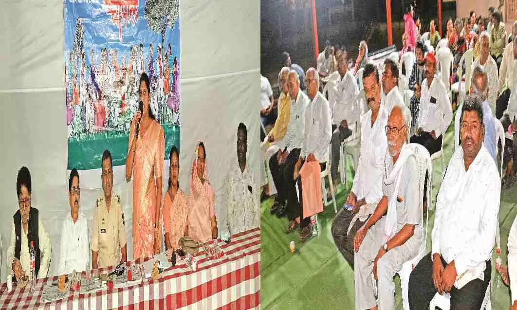भास्कर चौपाल में पानी - सड़क और स्वच्छता का छाया रहा मुद्दा, सुनीं गई समस्याएं भास्कर चौपाल में पानी - सड़क और स्वच्छता का छाया रहा मुद्दा, सुनीं गई समस्याएं